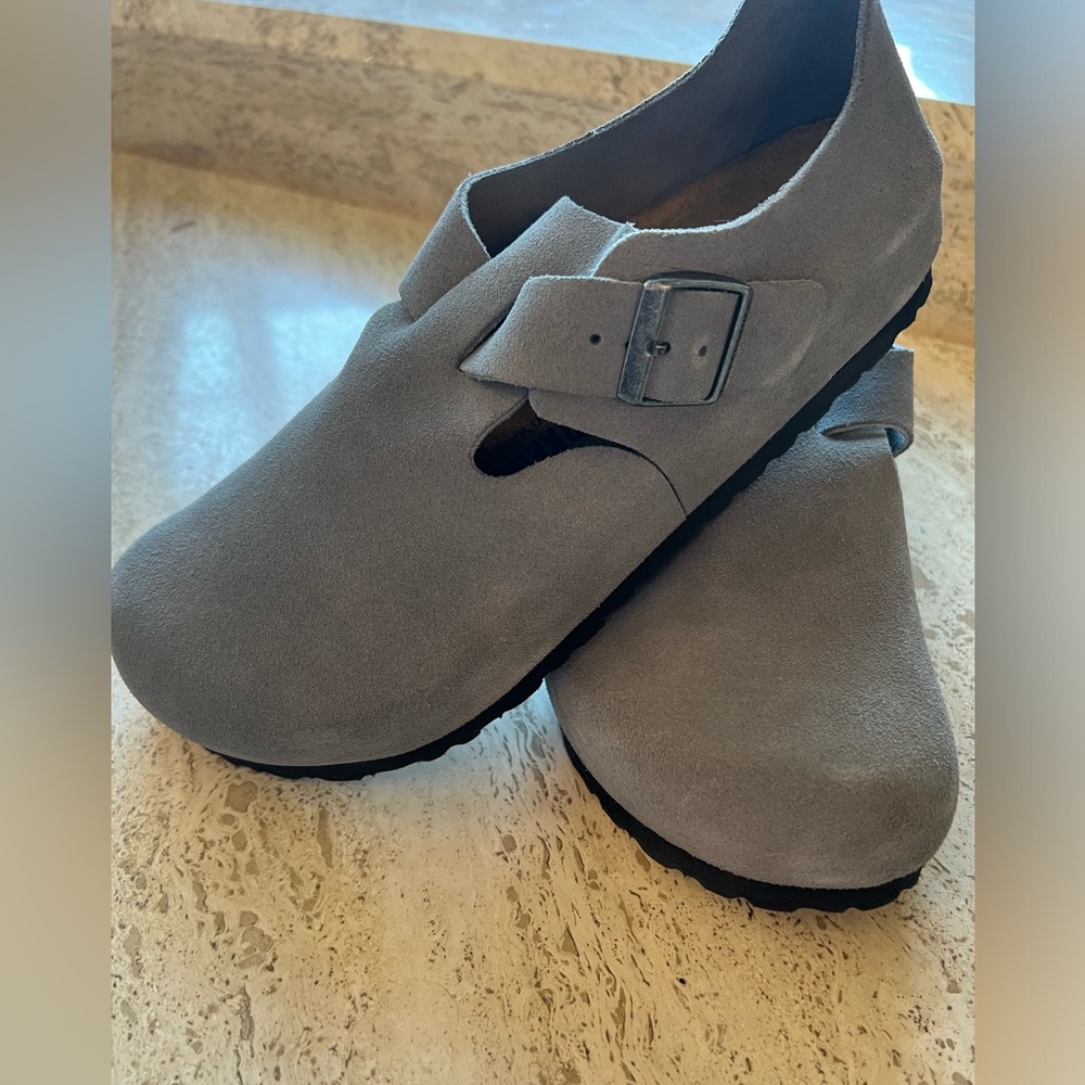 Worn once! Size 9 Women's / EUR 40 Birkenstock London BS Clogs Whale Gray Suede